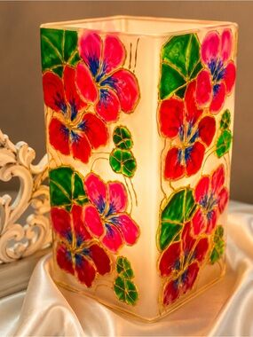 Hand-Painted Stained-Glass Lamp – Floral Design – Handmade in Canada – Unique Ar